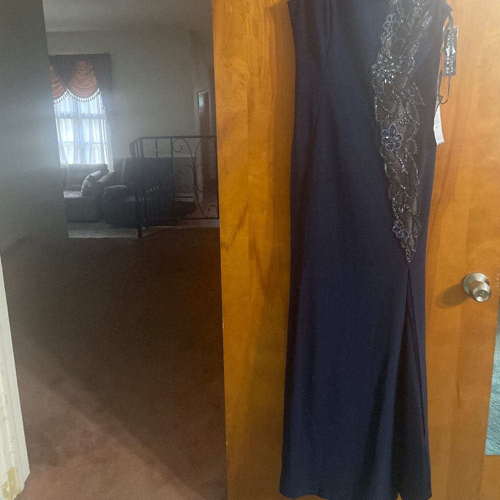 Perfect dress Sleeveless Formal navy blue dress with sequins